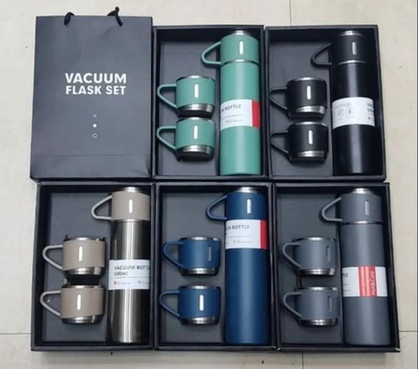 Stainless Steel Vacuum Flask Set – 500ml With 3 Cups